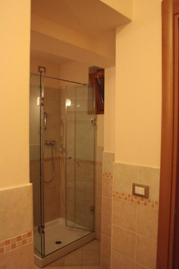 Residence Borgo Mondragon ลาซีเซ ภายนอก รูปภาพ